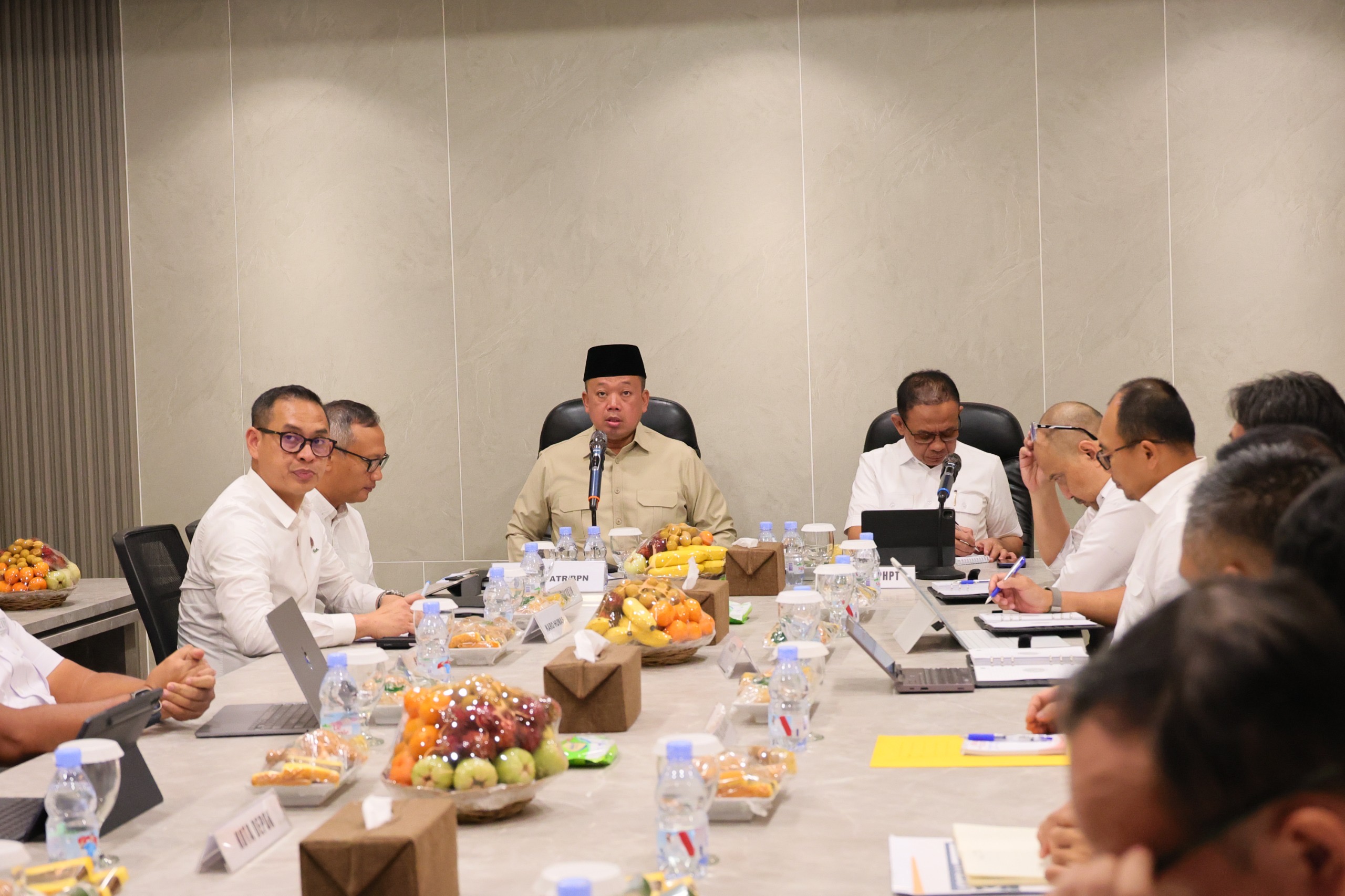 Tindak Lanjut Penyelesaian Berkas Layanan Pertanahan, Menteri Nusron Minta Jajarannya Selesaikan Secara Terukur